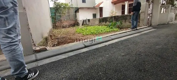 Đất Full Thổ Cư – Ô Tô Vào Tận Đất – View Sân Tdtt. 80M² Sổ Đỏ – Mặt