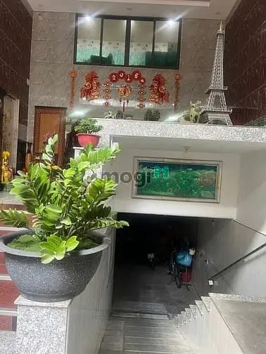 Ga T3, Cộng Hòa, Hoàng Hoa Thám, Giao Đường C1 - Toà Nhà 8 Tầng