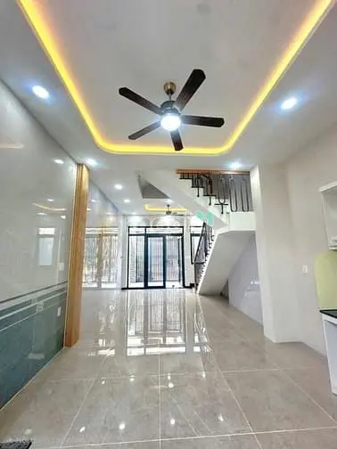 Nhà 1 Trệt 2 Lầu 1 Tum Ngay Sau Chợ Long Trường, P. Long Trường