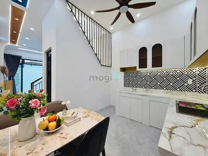 Sát Ubnd Phường 10, Hàng Hiếm Gò Vấp, Tặng Full Nội Thất