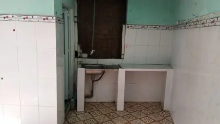 Phòng Lầu 1 Có Bếp, Vệ Sinh Riêng Và Có Cửa Sổ Thoáng Mát Giờ Giấc Tự Do