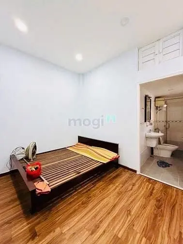 Gấp Bán "7.6 Tỷ Giảm Về 7,2 Tỷ" - Bán Nhà 2 Tầng 50M2 Ngay Hàng Xanh