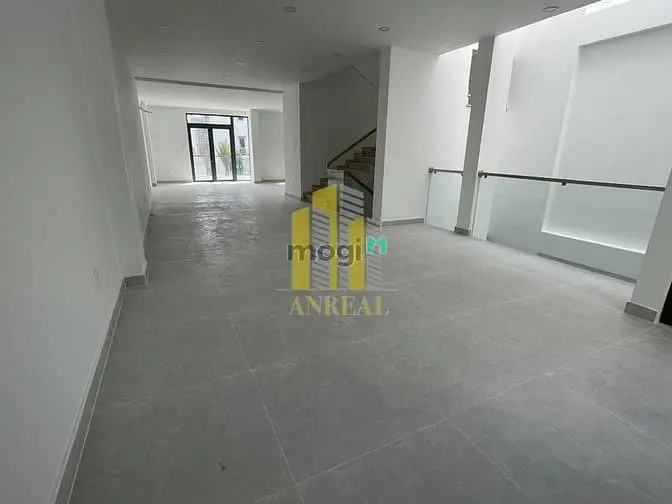 Nhà Thiết Kế Văn Phòng Sàn Trống Thang Máy Giá 65 Triệu