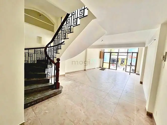 Cho Thuê Nhà Mt Ni Sư Huỳnh Liên- Dt 5X20- Đúc 3 Lầu+St- 5Pn- 4Wc