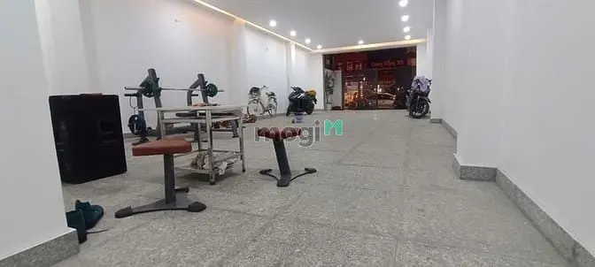 Đang Cần Cho Thuê Căn Nhà 1 Trệt 3 Lầu Mặt Tiền Sầm Uất Nguyễn Văn Lạc