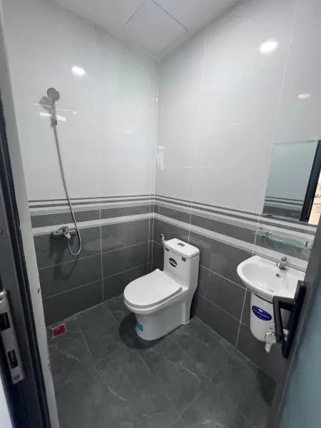 Cho Thuê Chdv Tại Vườn Lài - Gần Cầu Sắt - Gần Vlu Iuh