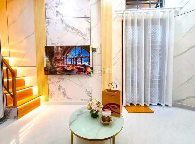 Bán Nhà Đẹp Quận 10 Cách Mạng Tháng 8, Dtsd 70M2, 3 Pn, Nhỉnh 3 Tỷ