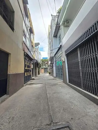 Bán Nhà Lạc Long Quân-P8-Tb. Dt 4X12- Đúc 2 Lầu-St Gần Chợ Tân Bình