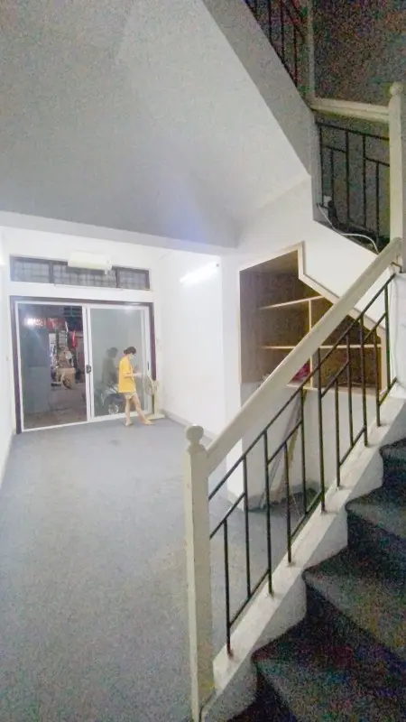 Cho Thuê Nhà Mặt Phố Quan Đông, Quan Hoa, Kinh Doanh Sầm Uất. 13 Triệu/Tháng. Dt 45M X 4 Tầng, 6 Ngủ, 1 Khách.