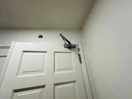 Chung Cư Bàu Cát, Căn Góc, 2Pn, 2Wc, Sẵn Máy Lạnh, 10Tr/Th, Bancong.