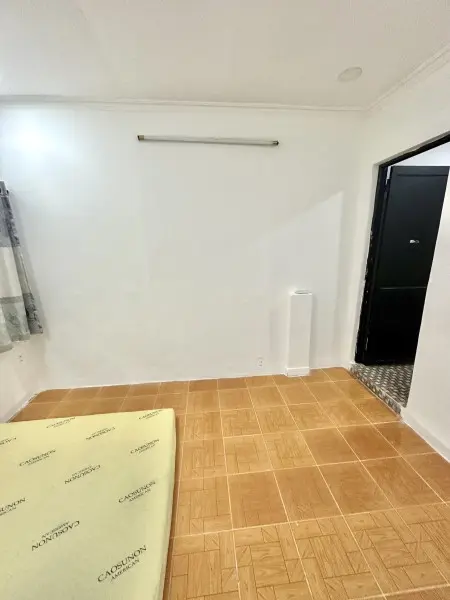 Phòng Máy Lạnh Bờ Kè Hoàng Sa, Giờ Giấc Tự Do Ko Chung Chủ