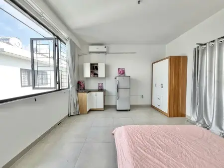 Căn Hộ Full Nội Thất, Ban Công/Cửa Sổ , Nhà Mới