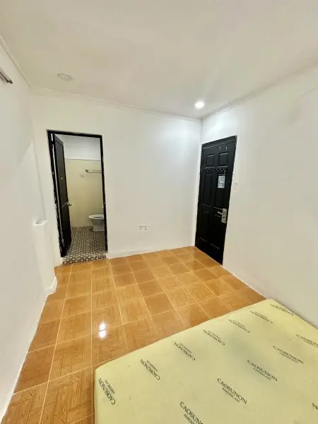 Phòng Máy Lạnh Bờ Kè Hoàng Sa, Giờ Giấc Tự Do Ko Chung Chủ