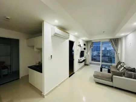 Chung Cư Bàu Cát, Căn Góc, 2Pn, 2Wc, Sẵn Máy Lạnh, 10Tr/Th, Bancong.