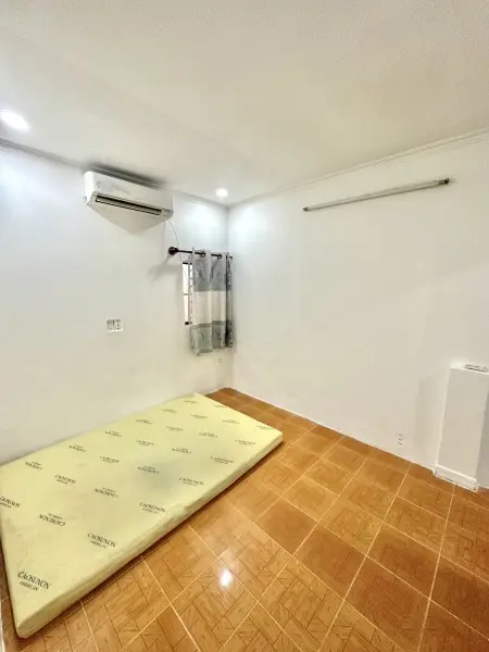 Phòng Máy Lạnh Bờ Kè Hoàng Sa, Giờ Giấc Tự Do Ko Chung Chủ