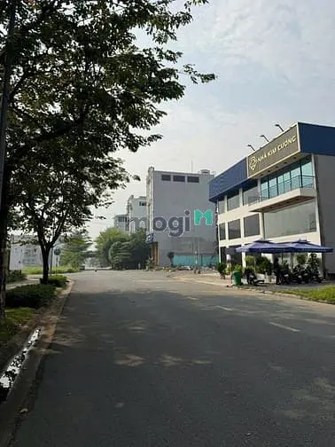 Toà Nhà Vp Khu Uỷ Ban Tp Thủ Đức. Dt 7,7X20M - Hầm 6 Tầng. 155Tr/Th