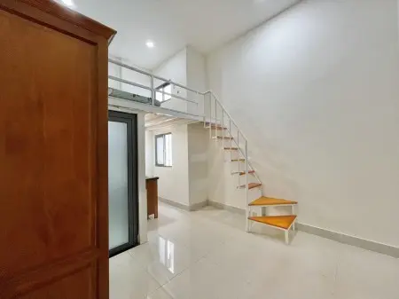 Phòng Có Gác Cửa Sổ Lớn 5 Phút Đi Aeon Tân Phú