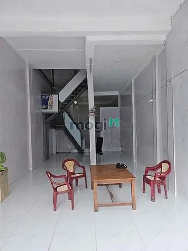 Giá 31Triệu- Cho Thuê Nhà Mặt Tiền Calmette, Q1 - Dt 4.2X17M, Trệt Gác