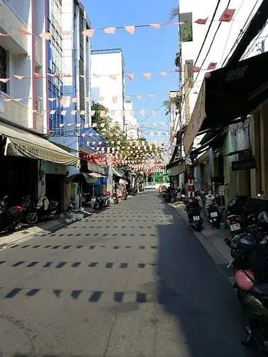 Nhà Hẻm Nguyễn Tư Giản - Cách Mặt Tiền 1 Căn - 3 Tầng - Giá Hơn 7 Tỷ