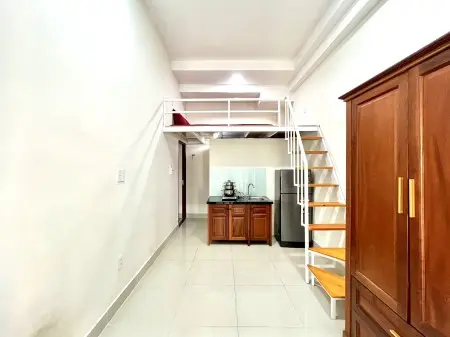 Phòng Có Gác Ban Công Lớn - Bùi Đình Túy Chợ Long Vân