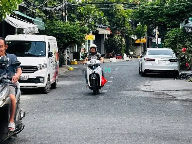 Cho Thuê Nhà Ngay Chợ Khu Bình Phú 15 Triệu