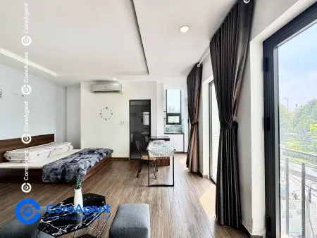 Ngay Xa Lộ Hà Nội , Ngã Tư Thủ Đức