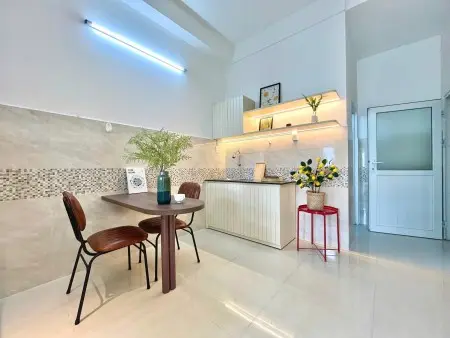 Căn Hộ Mới Full Nội Thất Cao Cấp , Ban Công Cửa Sổ Lớn