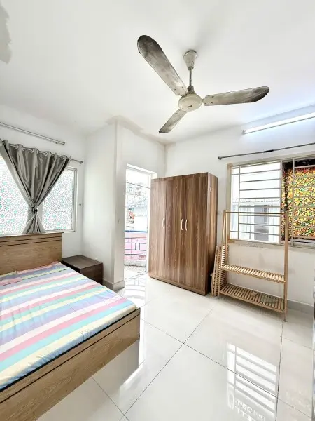 Phòng Ban Công Rẻ Nhất Khu Quận Q1 Q3. Sạch Sẽ Gọn Gàng. Thuận Tiện Đi Lại. Tự Do 24/24. Ngay Bờ Kè.