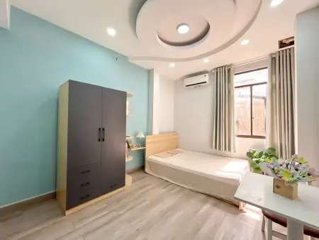 Phòng Đẹp Mới Đầy Đủ Tiện Nghi. Ngay Sát Trung Tâm Q.1,Cửa Sổ Lớn Thoáng. Gần Sân Vđ Hoa Lư