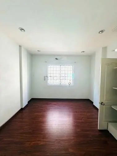Bán Căn Hộ Chung Cư Ngô Quyền, Quận 5, Có Sổ Hồng, 69M2 2Pn, Thang Bộ