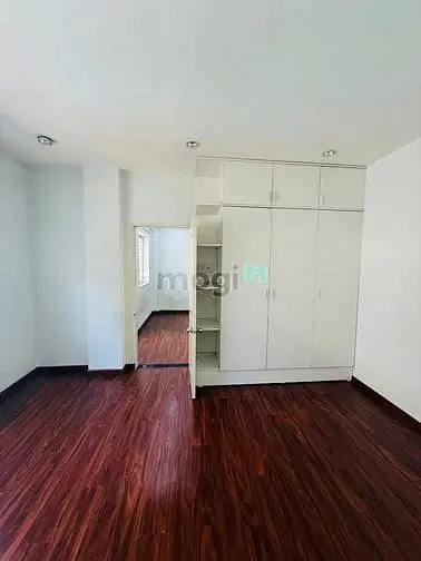 Bán Căn Hộ Chung Cư Ngô Quyền, Quận 5, Có Sổ Hồng, 69M2 2Pn, Thang Bộ