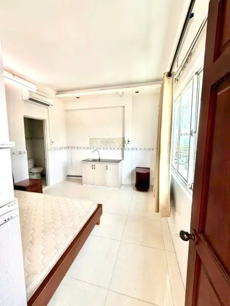 Chdv Full Nội Thất – Có Bancon Riêng – Đối Diện Bến Xe Quận 8