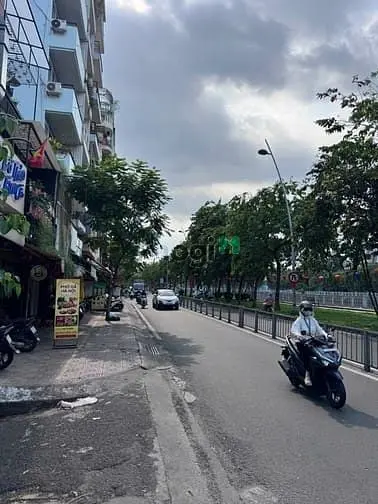 Ngang 10M Vỉa Hè Rộng - Cho Thuê Nhà 195 Hoàng Sa - Giá 4X, Thang Máy