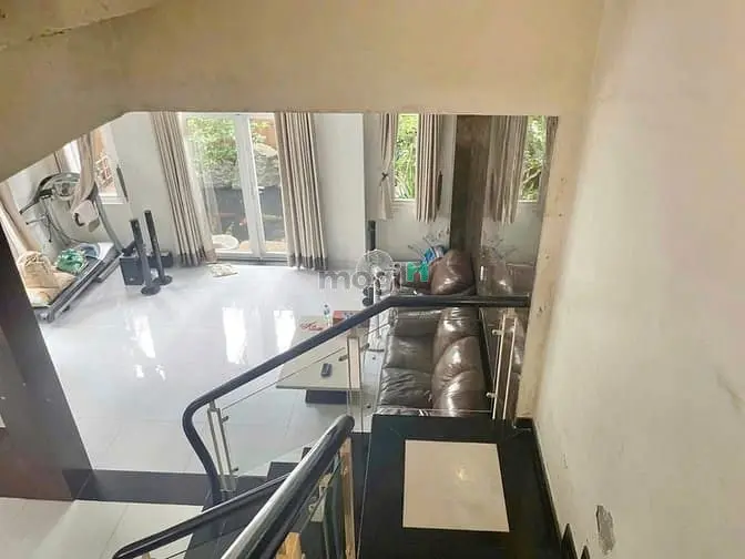 Cho Thuê, Biệt Thự Khu Tên Lửa, 12X20 3 Tầng, Căn Góc Thoáng Mát