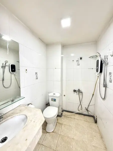 Phòng Ban Công Rẻ Nhất Khu Quận Q1 Q3. Sạch Sẽ Gọn Gàng. Thuận Tiện Đi Lại. Tự Do 24/24. Ngay Bờ Kè.