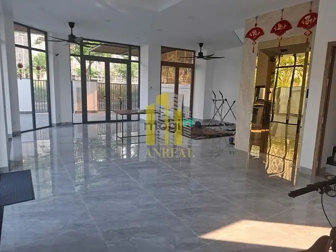 Villa Văn Phòng Sàn Trống Mới Xây Giá 55 Triệu - Có Thang Máy