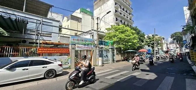 Mặt Tiền Đường Quận 3 38,8 M2 3,3 X 11,5M Cấp 4 Đã Có Giấy Phép Xd
