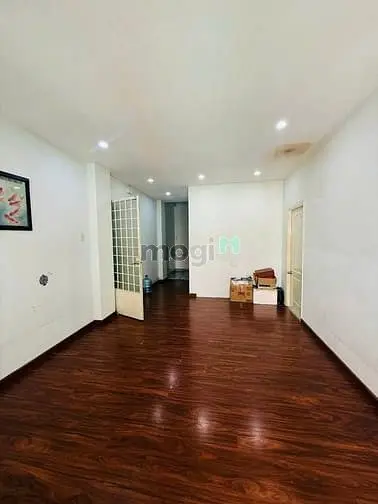 Bán Căn Hộ Chung Cư Ngô Quyền, Quận 5, Có Sổ Hồng, 69M2 2Pn, Thang Bộ