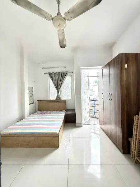 Phòng Ban Công Rẻ Nhất Khu Quận Q1 Q3. Sạch Sẽ Gọn Gàng. Thuận Tiện Đi Lại. Tự Do 24/24. Ngay Bờ Kè.