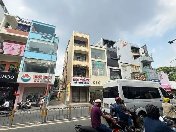 Nhà Góc 2Mt Hai Bà Trưng – Đối Diện Nhà Thờ Tân Định, Vị Trí Hiếm Có!