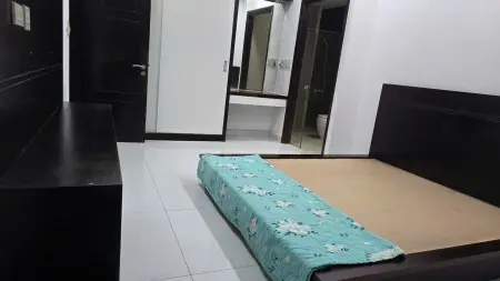 Chung Cư Ruby, Nguyễn Sỹ Sách, Tb: 120M2, 3Pn. Nhà Mới, Nội Thất, 13,5Tr