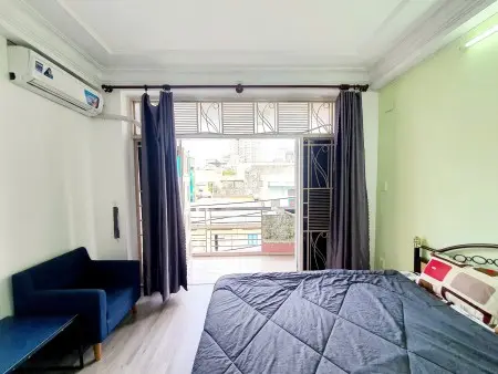 Phong Ban Công Giá Rẻ. Tiện Nghi Đầy Đủ. Dọn Vào Ở. Làu Thấp. Ngay Lý Chính Thắng Gần Chợ Tân Định.