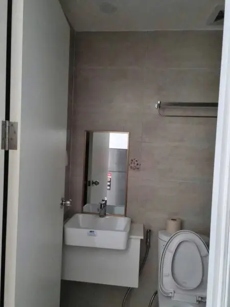 C/C Bàu Cát, Hồng Lạc, Tb: 2P Ngủ, Ntcb, 10,5Tr/Th, 75M2, Căn Góc.