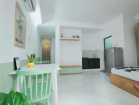 Cho Thuê Phòng 30M2 Ban Công, Cửa Sổ Lớn Gần Ngã Tư Hàng Xanh Giáp Quận 1, Quận 2