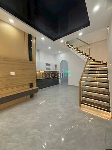 Bán Nhà 1 Trệt 3 Lầu Đường 102 Lã Xuân Oai Tăng Nhơn Phú A