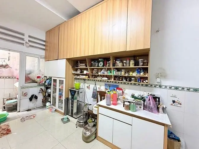 Nhà Đẹp Rộng Rãi - Ngay Mặt Tiền Cmt8 - 5 Tầng - Di Chuyển Thuận Lợi