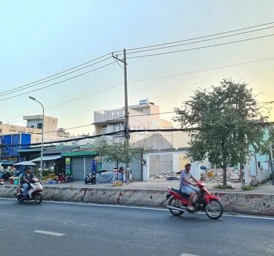 Bán Nhà Nhà Bè Giá Tốt – Chính Chủ – Vị Trí Đẹp – Sổ Hồng Riêng