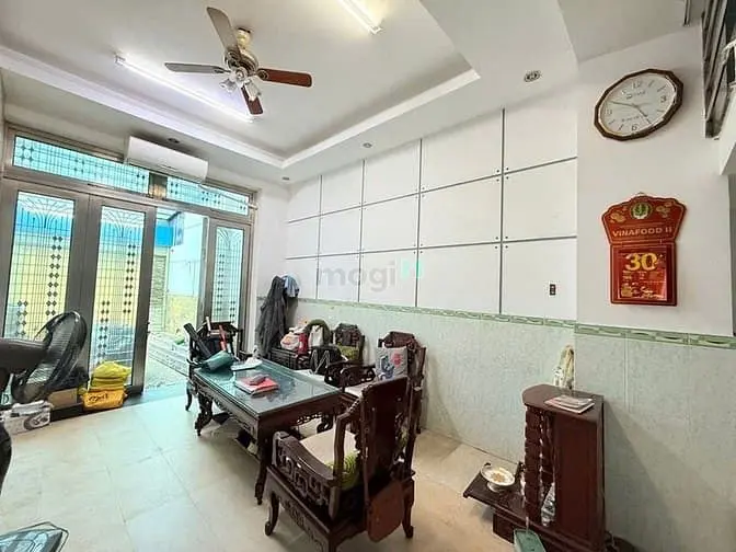 Nhà Đẹp Rộng Rãi - Ngay Mặt Tiền Cmt8 - 5 Tầng - Di Chuyển Thuận Lợi