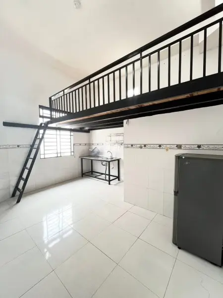 Cho Thuê Phòng Trọ Gác Cao, Có Bancol Và Cửa Sổ Đón Sáng Siêu Thoáng Ngay Trường Đại Học Công Thương