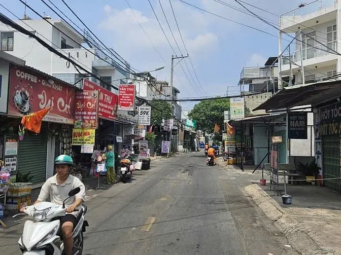 Nhà Mặt Tiền Buôn Bán Đường Đông Hưng Thuận, 5X20M, Gần Chợ Cây Sộp